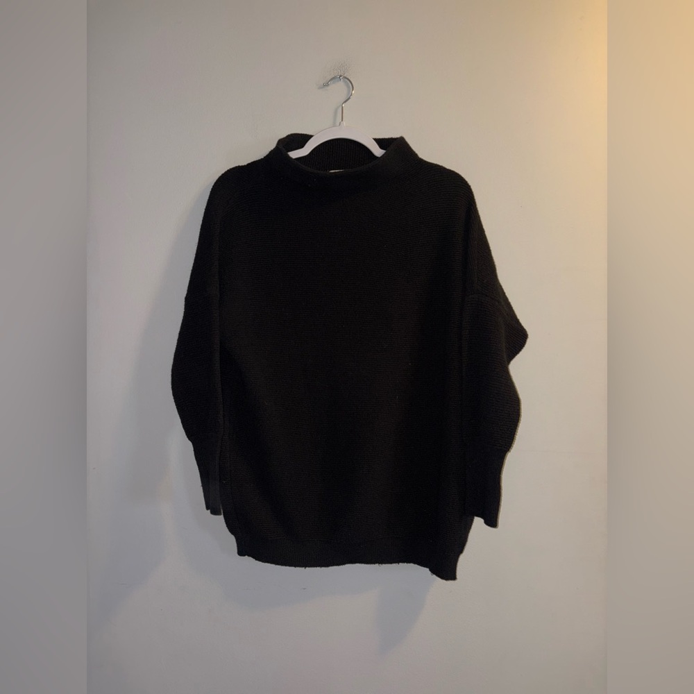 DEVOTED — BLACK SWEATER